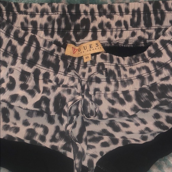 Guess leopard shorts Sz XS - Picture 3 of 4